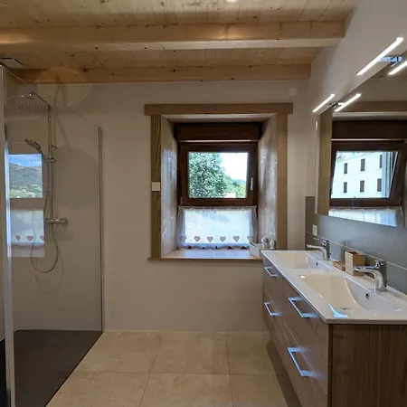 Hébergement de vacances Spacieux Renove Dans Les Vosges Pour 10 Personnes, Ideal Pour Familles Et Amis - Fr-1-589-827 Bussang